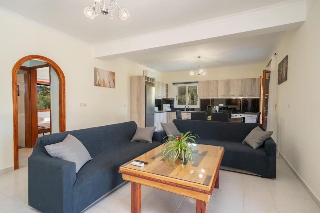 Afroditi Holiday Home- Green View Apartment สโวโรนาตา ภายนอก รูปภาพ