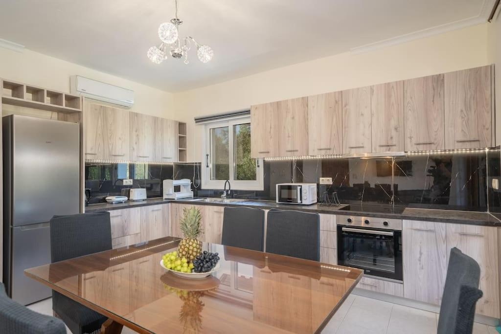 Afroditi Holiday Home- Green View Apartment สโวโรนาตา ภายนอก รูปภาพ